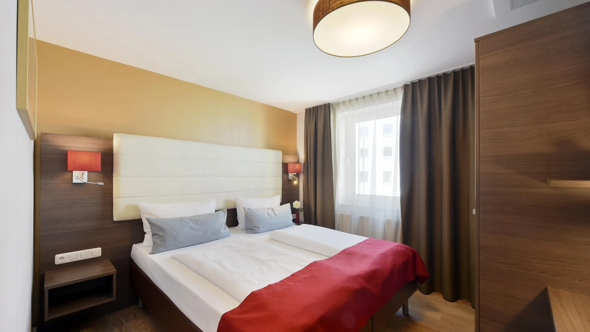 Koos Hotel&Apartments - City Aparthotel München 4*,